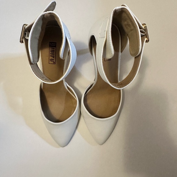 IDIFU White Ankle Strap Heels - Picture 10 of 10